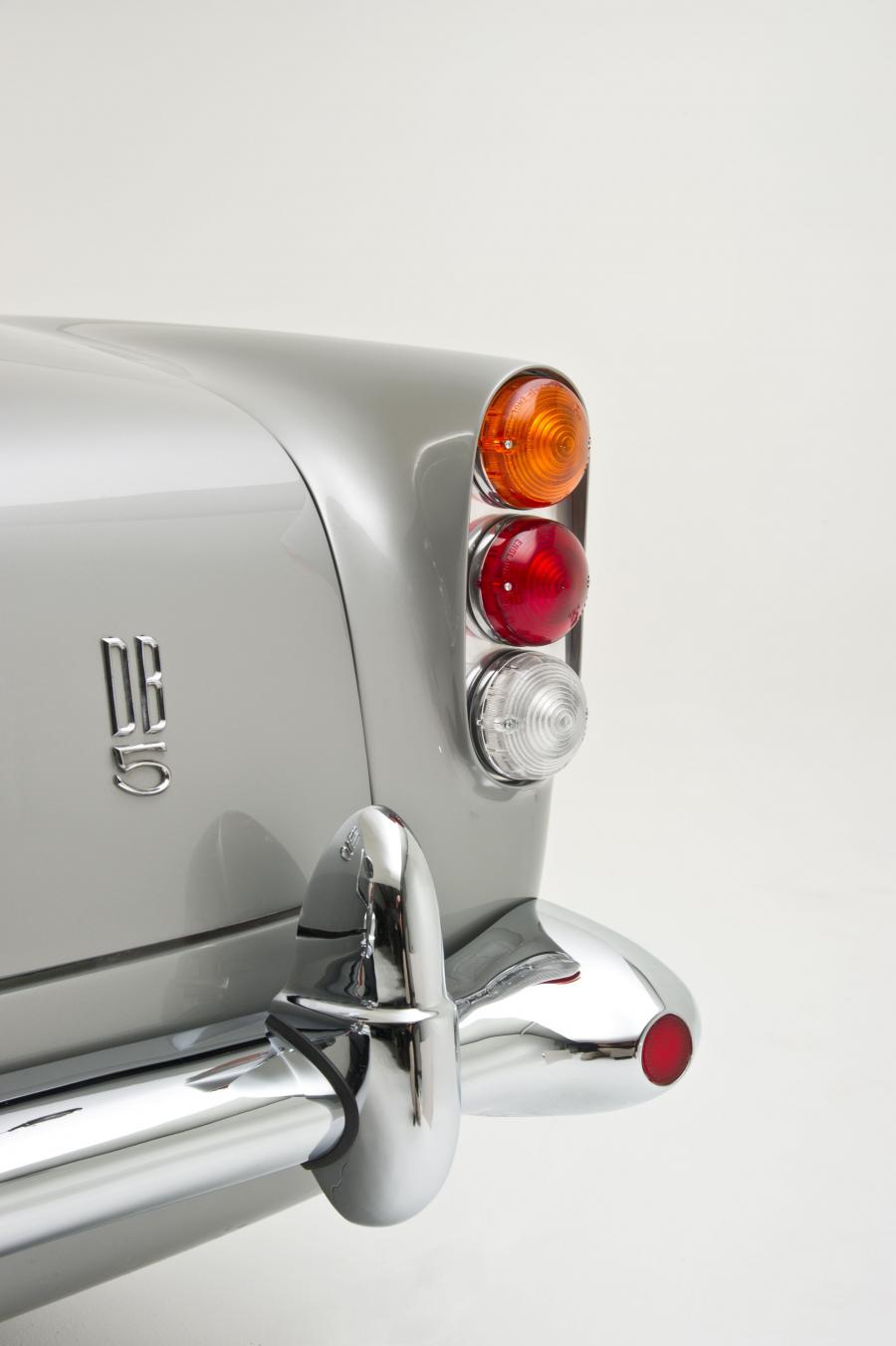 Детали экстерьера Aston Martin DB5 (2207/R) 1965 года  (фото 2 из 19)